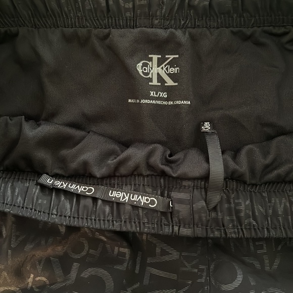 Calvin Klein shorts - Picture 3 of 4